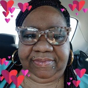 Meet your Posher, Debra